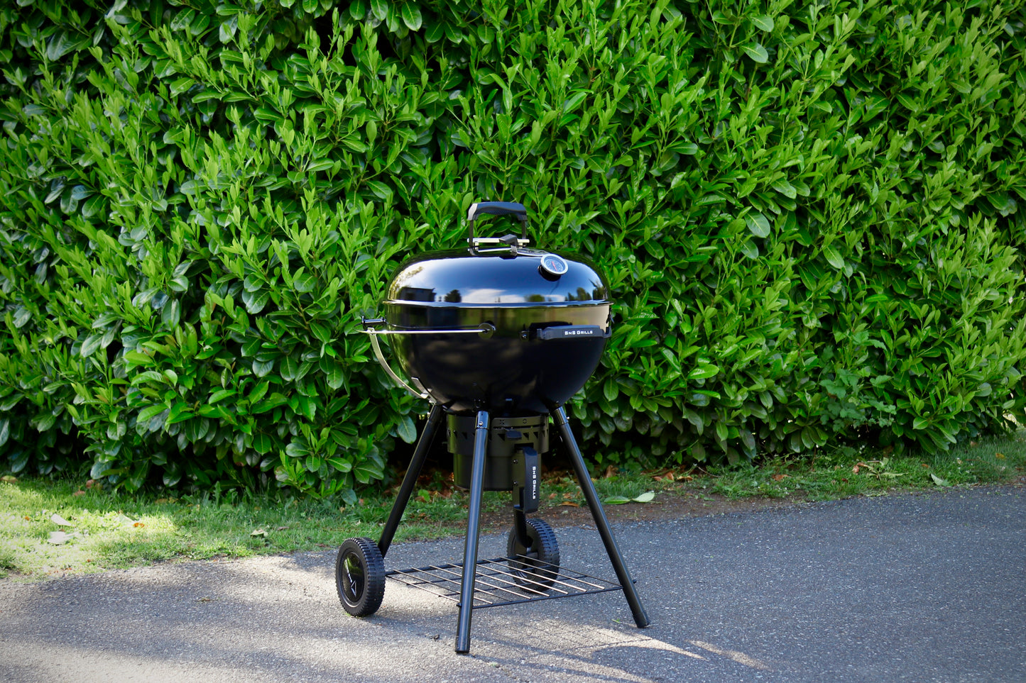 Slow ‘N Sear® Black Edition 22” Charcoal Kettle Grill