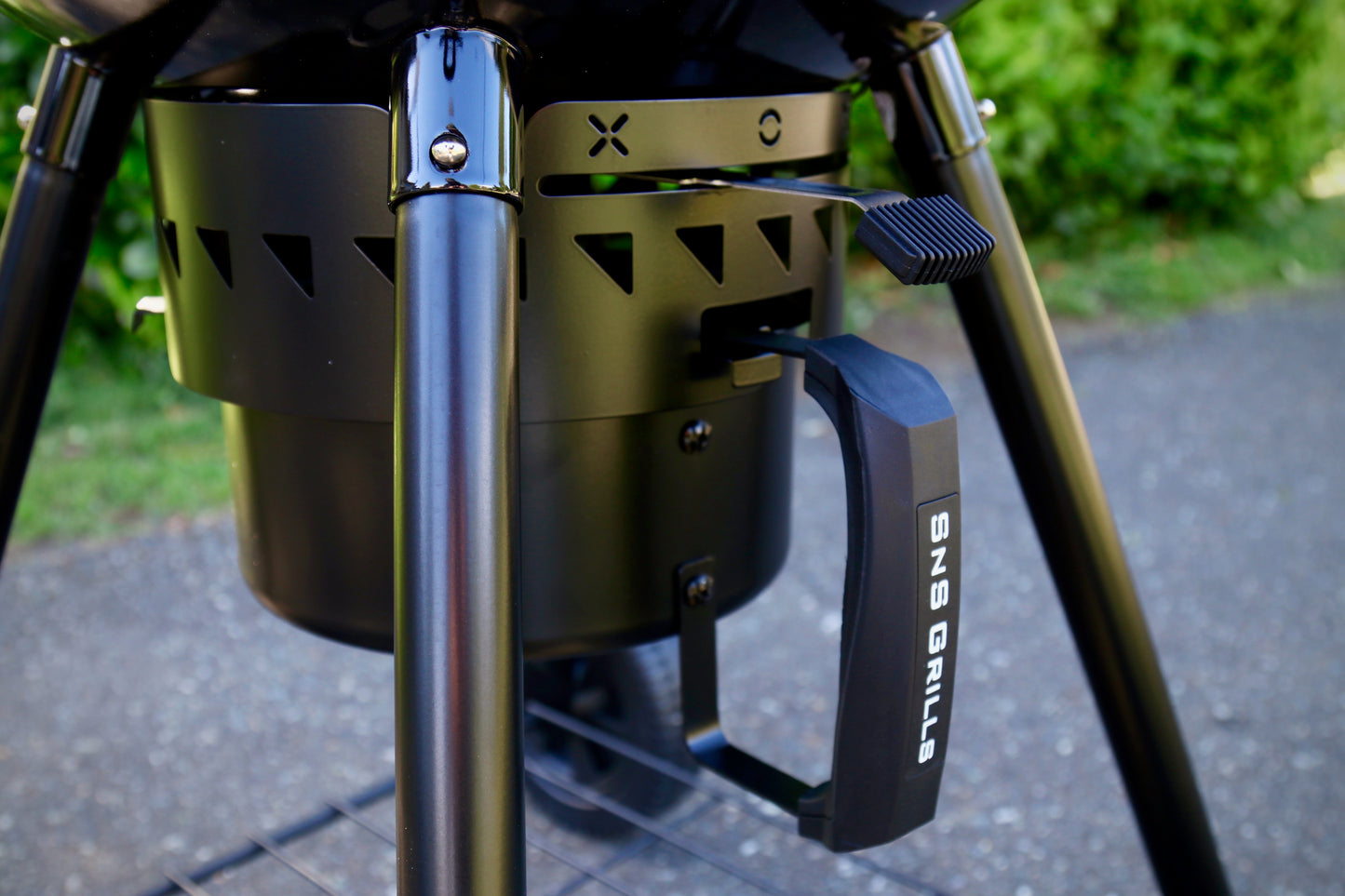 Slow ‘N Sear® Black Edition 22” Charcoal Kettle Grill