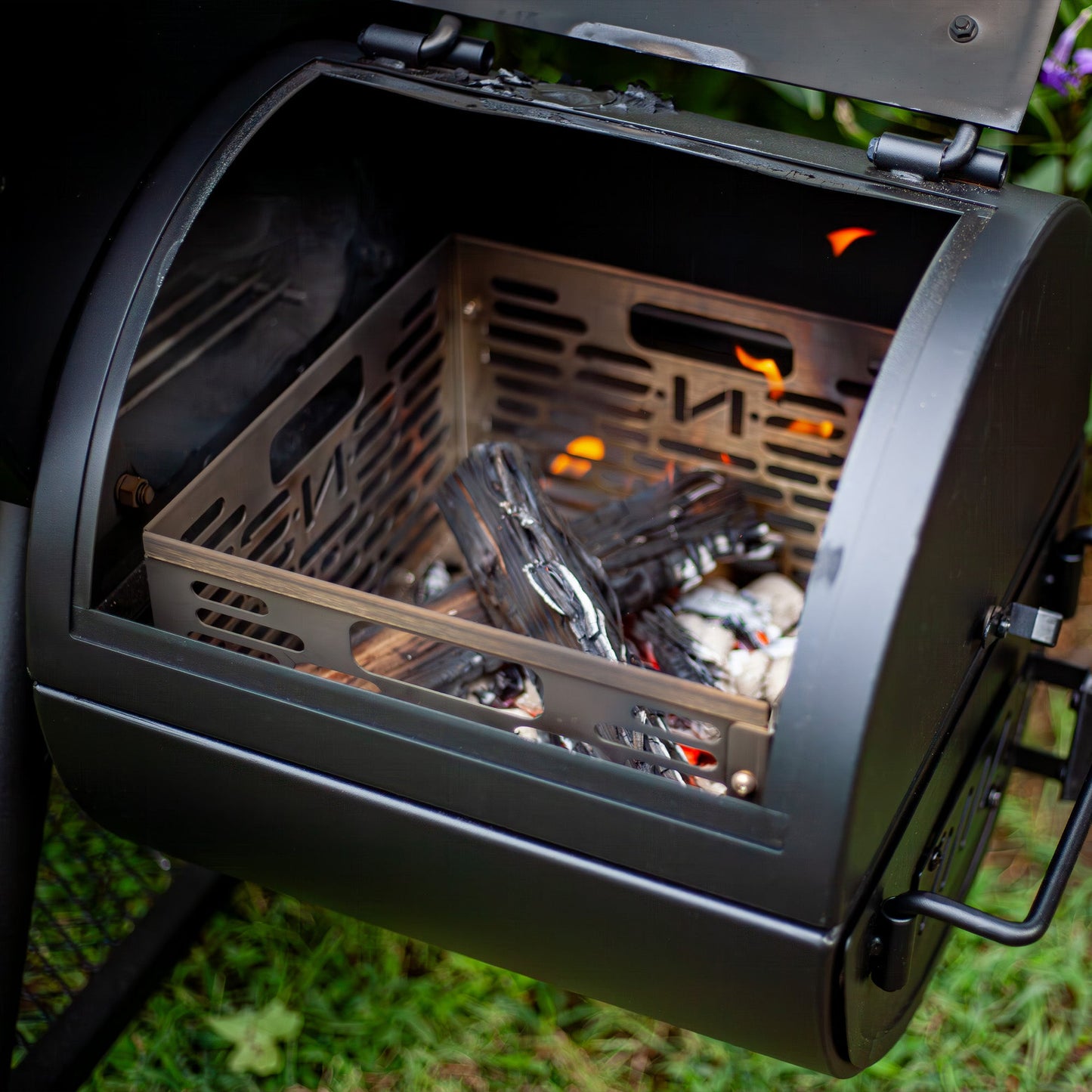 Slow 'N Sear Offset Smoker Charcoal Basket + Water Wall -Moveable Grill Water Reservoir Pan