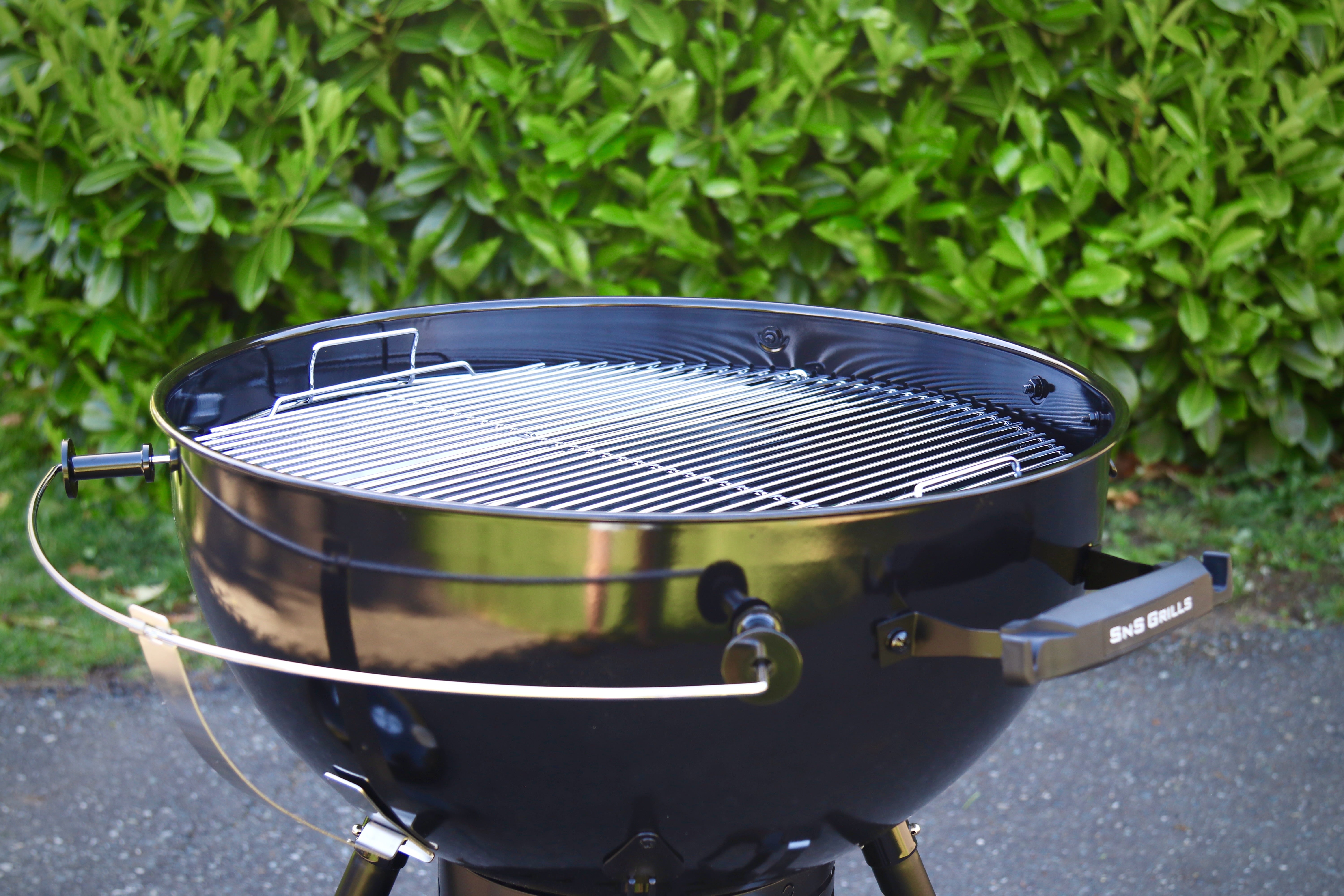 Slow 'N Sear® Black Edition 22” Charcoal Kettle Grill – SnS Grills