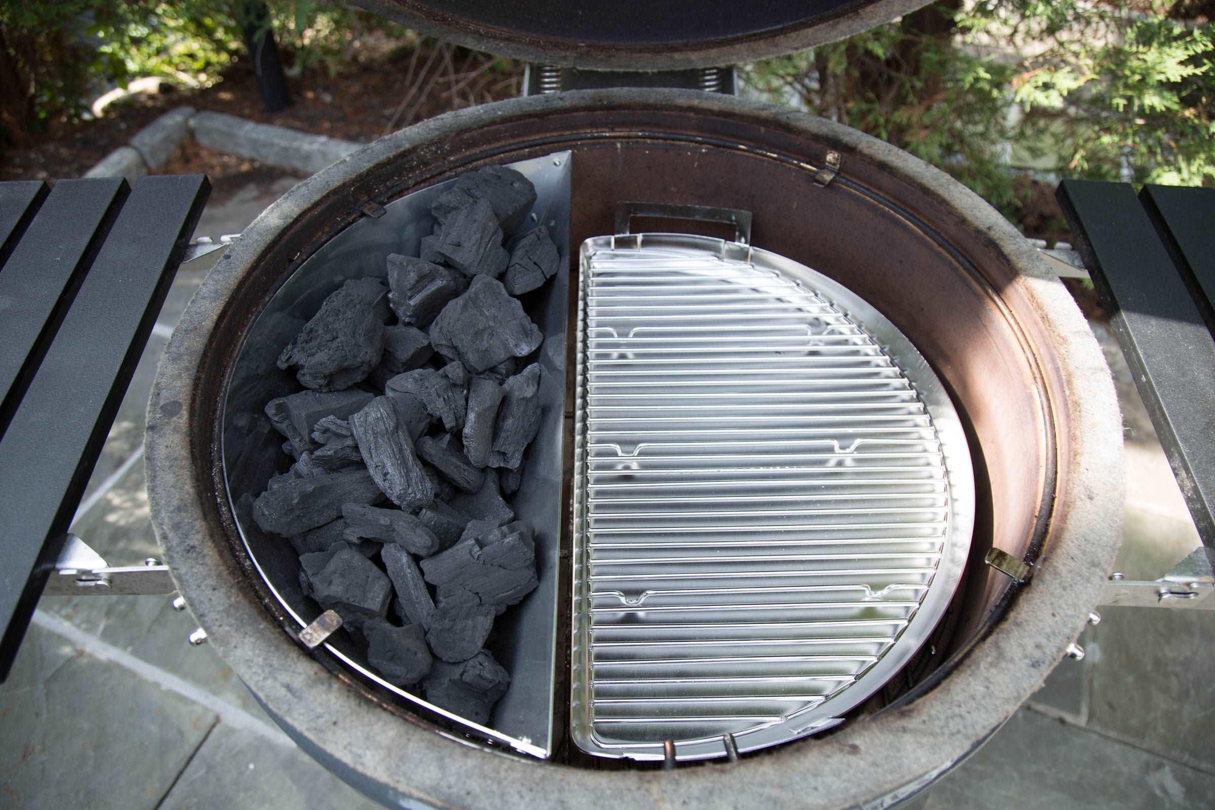 Slow 'N Sear Deluxe Kettle Grill