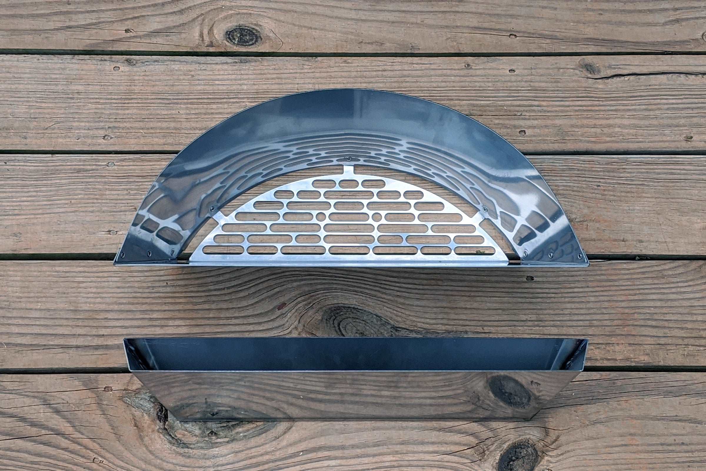 Slow 'N Sear Deluxe Kettle Grill - Thumbnail 2