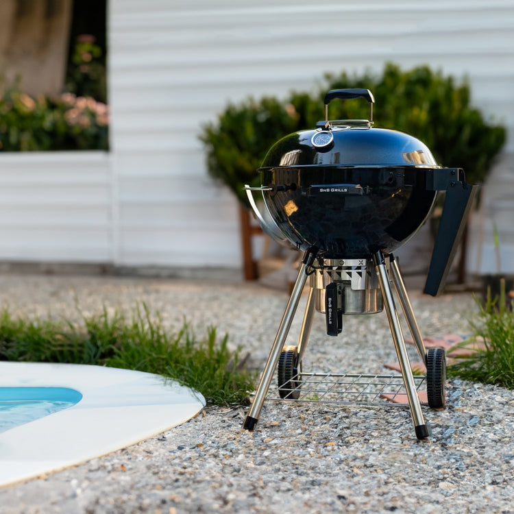 Slow 'N Sear® Deluxe Kettle Grill SnS Grills