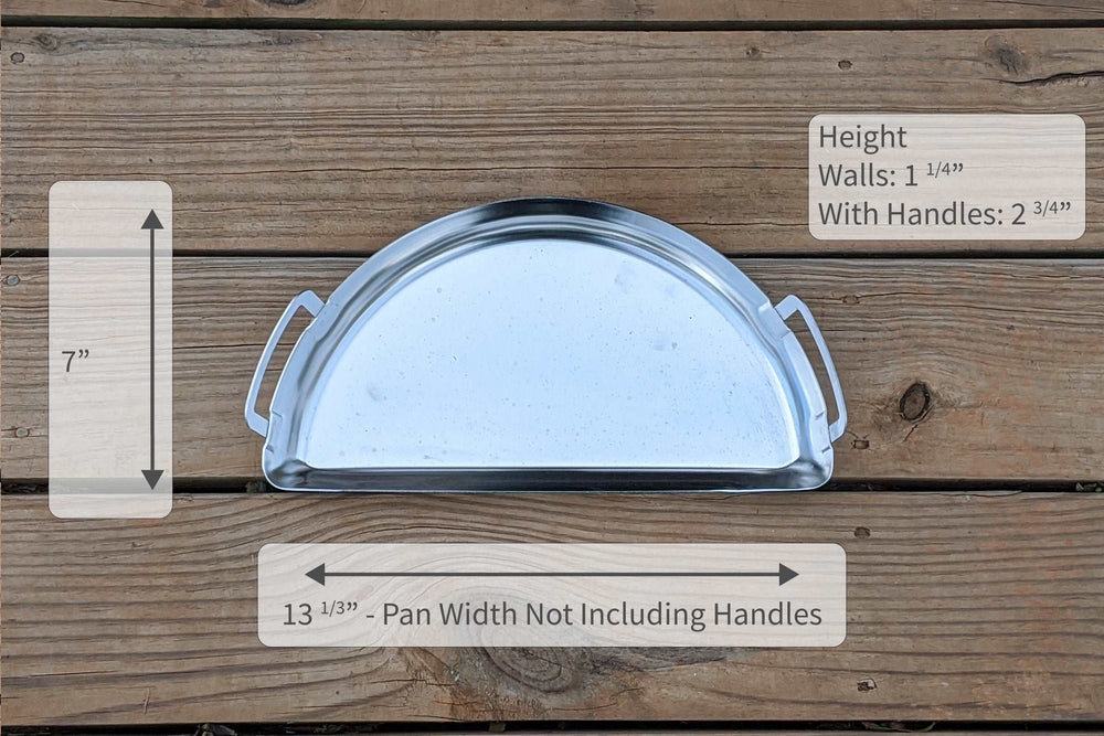 This Mini Drip Pan offers everything you love about our Drip 'N Griddle Pan but in a mini size! It features sleek, streamlined edges and exterior welded handles. The size is easily held with one hand for everyday use.