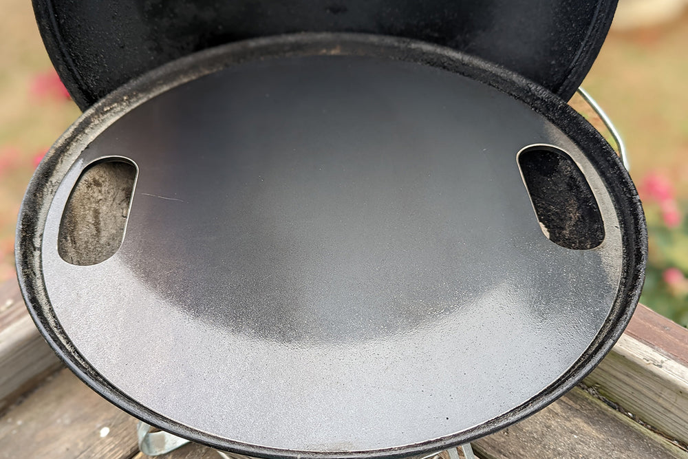 This 18" carbon steel Plancha (griddle) from SnS Grills provides a smooth, flat top cooking surface with excellent thermal conductivity, which is perfect for smash burgers, Philly cheesesteaks, Hibachi style meals, breakfast and much more. Once seasoned*, the natural non-stick cooking surface makes this Plancha (griddle) easy to cook with and also very easy to clean and maintain. | SnS Grills